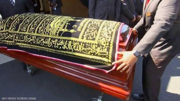 حدث بسطات.. "متوفى" يتحرك داخل نعشه خلال مراسيم العزاء ويثير رعب الحاضرين