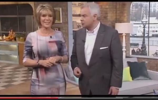 بالفيديو: ضيف يدخل إلى الاستوديو على طريقة أفلام الأكشن