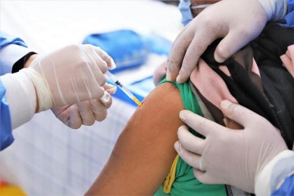 الخطأ والصواب حول حملة التلقيح: نجاعة لقاح سينوفارم، تأجيل الدخول المدرسي، نقص في الأوكسيجين...