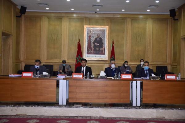 مجلس جهة الشرق يدعم تجديد أسطول سيارات الاجرة الصغيرة والكبيرة