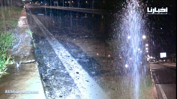 جماعة أكادير تهدر كميات هائلة من المياه كل ليلة لسقي العشب بالمدارات الطرقية