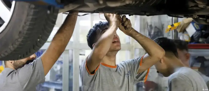 خبيرة اقتصاد ألمانية: جيل "زد" يعمل أكثر ممن سبقوهم!