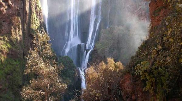في حدث طريف... هكذا رفضت سائحة ألمانية الذهاب للمستشفى ووضعت مولودتها داخل "كرافان" بشلالات أوزود