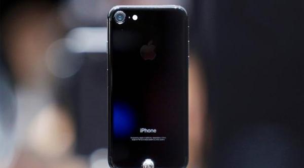 ماذا أخفت آبل عند إطلاقها "آي فون 7"؟