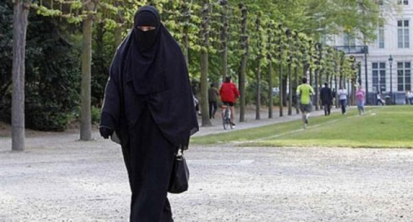 أستونيا تدرس حظر ارتداء «البرقع» على اللاجئين من أفريقيا