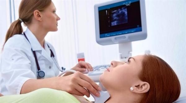 آلام الحلق .. متى تستدعي استشارة الطبيب؟