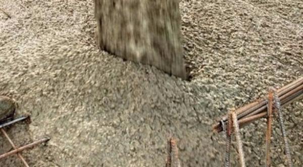 خمسينية تفاجأ بـ 40 كيلوغراماً من الخرسانة ملقاة في حجرة نومها