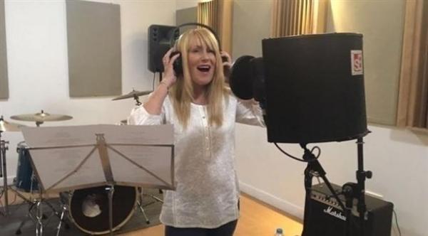 هل هذه أكثر امراة حظاً في العالم؟