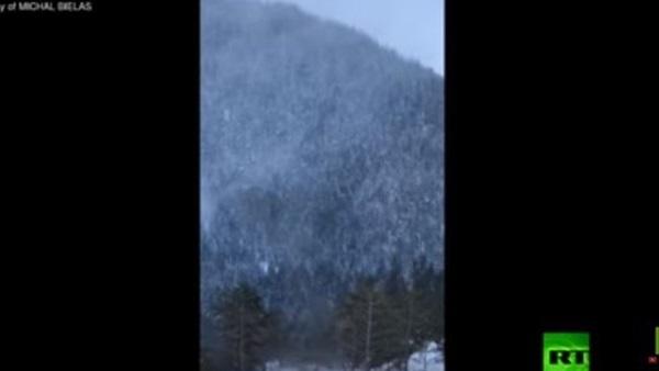 بالفيديو: لحظة نادرة من نوعها.. زوبعة ثلجية!