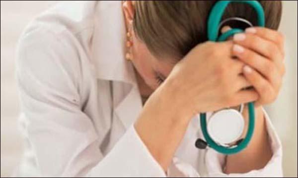 حملة الوردي مستمرة : توقيف طبيبة نساء بتنغير وهي تعمل بعيادة بالجديدة