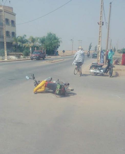 عوتاني... اصطدام قوي بين دراجتين صينيتين يرسل شخص في حالة خطيرة للمستعجلات