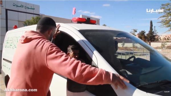 لحظة تسليم جثة الطفلة المخطوفة “إلهام” لذويها بعد العثور عليها بأحد الجبال المجاورة لوجدة