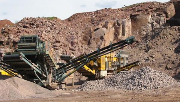 في واقعة يشوبها الغموض...وفاة عامل داخل ورش بعدما دفن حيا بشكل مأساوي