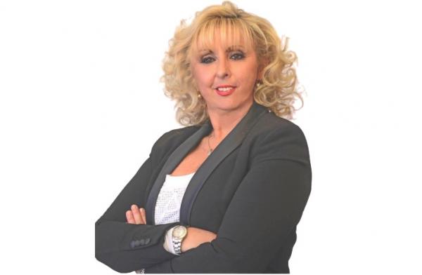 بالفيديو: مهاجرة مغربية تتسبب في اعتقال "عمدة" بلدية بإيطاليا تنتمي لحزب "سالفيني"