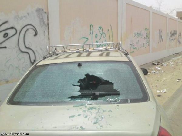 تلاميذ يرشقون أستاذا بالحجارة بعد أن منعهم من الغش في الامتحان