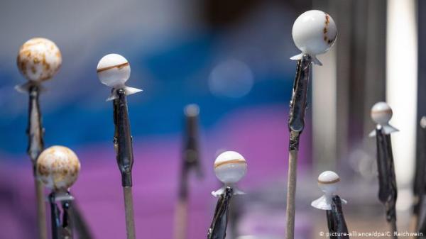 حلي ومجوهرات من لبن الأم!