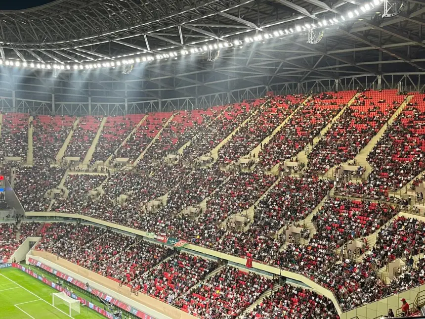 بعد مشاهد المدرجات الفارغة.. دعوات لاعتقال "شناقة" تذاكر مباريات المنتخب المغربي