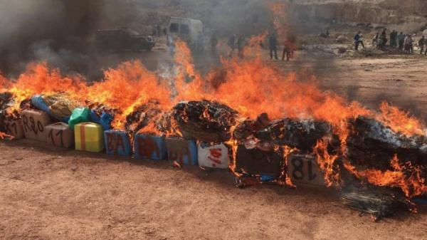 إتلاف كمية كبيرة من المخدرات والسجائر المهربة بأكادير