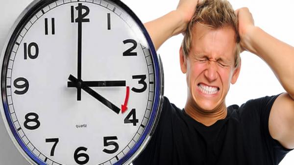 خطأ فادح يرتكبه الكثيرون عند تقديم التوقيت 60 دقيقة