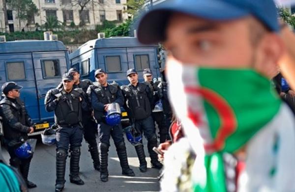 رئاسيات الجزائر: مواجهات حقيقية بين الشعب والسلطة