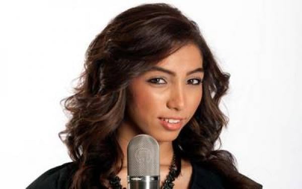 الشافعي يتمنى إقصاء المغربية من\"عرب أيدول\"والجمهور المغربي يساند بقوة دنيا باطما