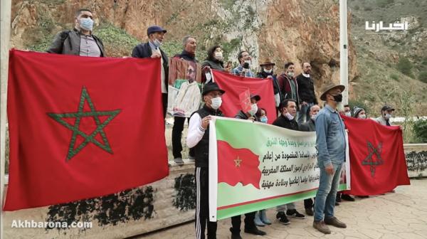 من الحدود الجزائرية المغربية..صحفيون يستنكرون إساءة قناة "الشروق" لملك البلاد: "الشعب خاوة خاوة"