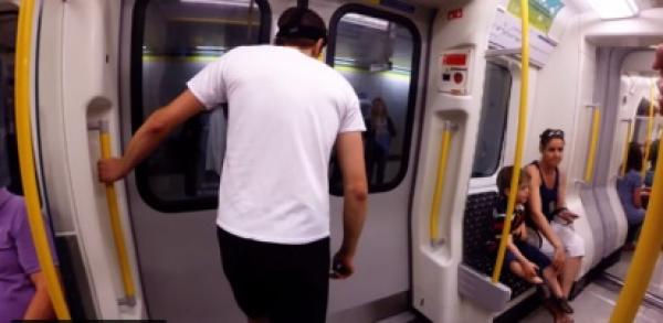 شوهتنا شوهة...فتاة تجر مهاجرا مغربيا بإيطاليا إلى القضاء بسبب العادة السرية