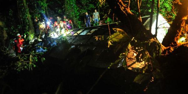 49 قتيلا على الأقل في سقوط حافلة ركاب في واد بالبرازيل