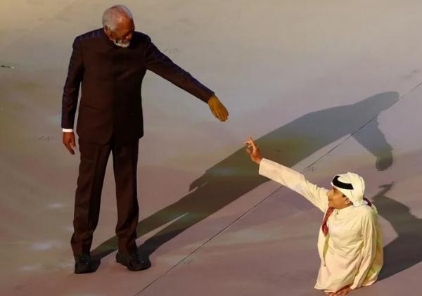 من هو الطفل الذي أثار تفاعلا كبيرا في حفل افتتاح مونديال 2022؟