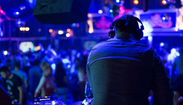 السلطات التونسية تغلق الملهى الليلي الذي دمج الموسيقى بالأذان