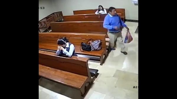 شاهد.. "السارق الوقح"!