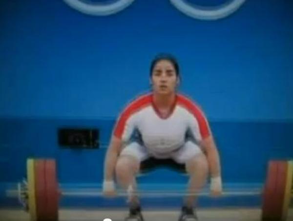 سقوط 150 كلغ على رباعة مصرية بالأولمبياد