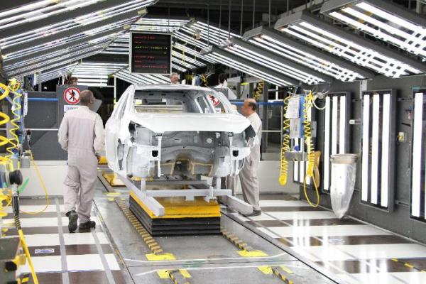 الملك يترأس حفل التوقيع على اتفاقية إحداث مصنع للسيارات تابع لمجموعة بوجو- سيتروين بالمغرب