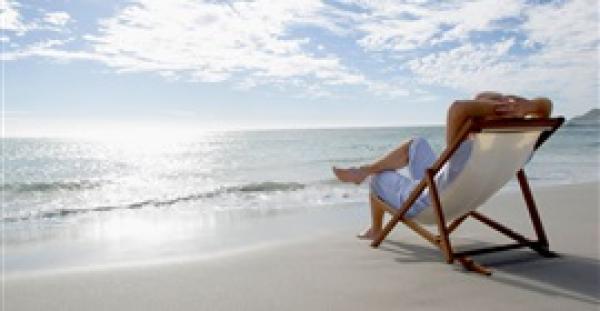 الجلوس أمام البحر ورؤية الأمواج يخفف الإجهاد