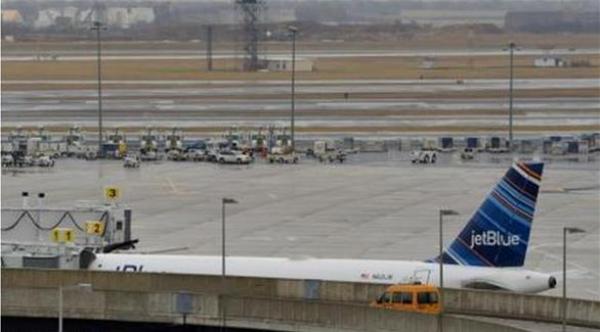 راكب ثمل يتبول على المسافرين  قبل 30 دقيقة من الهبوط