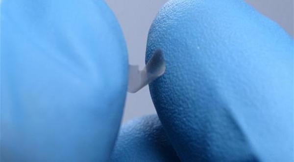 تطوير مادة مرنة أرق من الورقة ألف مرة