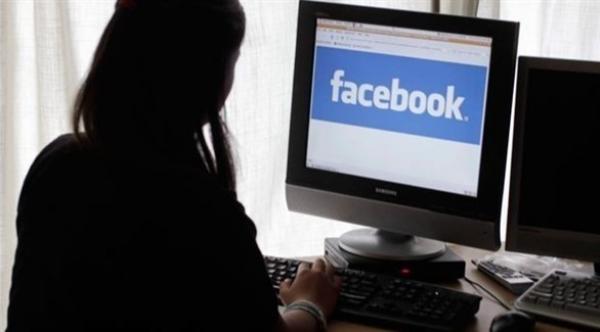 هل يشوّه استخدام الفيسبوك الإحساس بالوقت؟