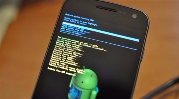 فيروس على أندرويد يقلّد نقرات المستخدم لتنزيل برمجيات خبيثة