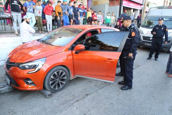 بعدما أثار هلع المواطنين.. أمن طنجة يعتقل المتورط الرئيسي في سرقة المواطنين باستعمال سيف وسيارة