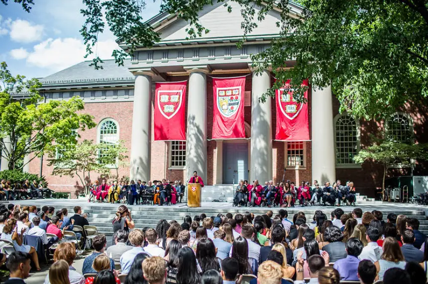 القضاء يوقف قرار ترامب بمنع جامعة هارفارد من قبول الطلاب الأجانب