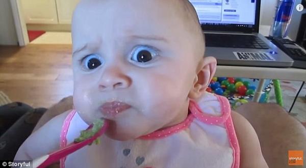 بالفيديو: ردة فعل رضيعة تتذوق الأفوكادو للمرة الأولى