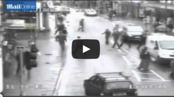 شرطة مدينة بإنجلترا تقبض على رجل مسلح، قام بترويع المارة بواسطة سيف