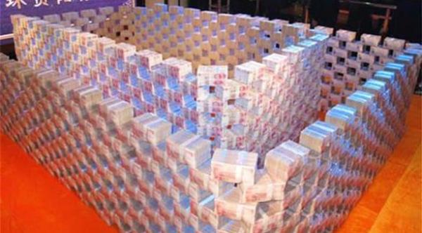  رئيس شركة يشيد حصناً من الأموال لينفي شائعة إفلاسه (صحيفة ميرور البريطانية) 