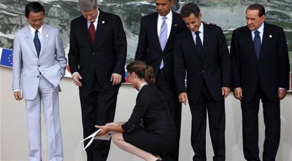 10 صور لسياسيين في مواقف محرجة