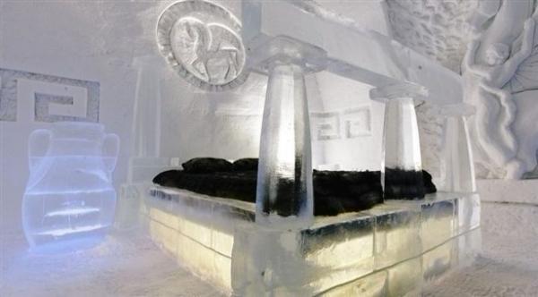 فندق من الثلج لا تذوبه الحرائق