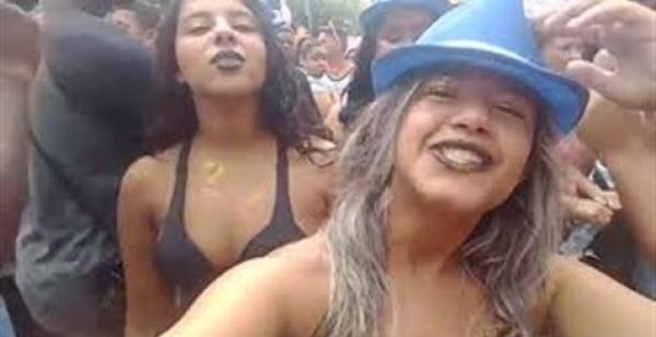 «لص» يخطف هاتفا من يد سيدة في كرنفال (فيديو)