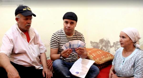 بالفيديو : الكوميدي " صويلح " يطلق حملة " كلنا معيدين " و يتحدى باسو و حمزة الفيلالي