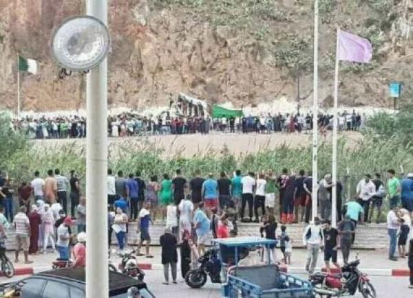 مباشرة بعد تأهل الجزائر إلى نهائي "الكان"...الجماهير تنادي:" الشعب يريد فتح الحدود"