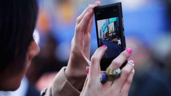 جهاز حديث للتحكم في هاتفك باستعمال لسانك فقط