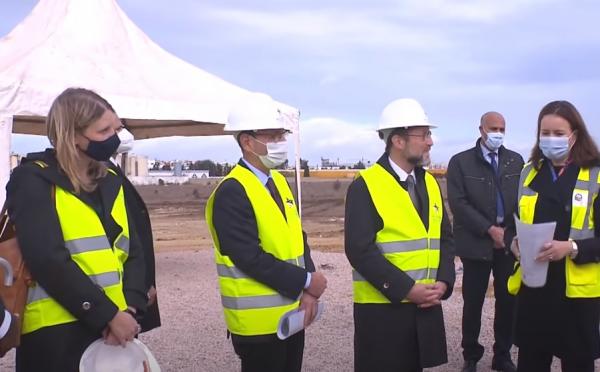 وفد أمريكي يزور المنطقة الصناعية لحد السوالم